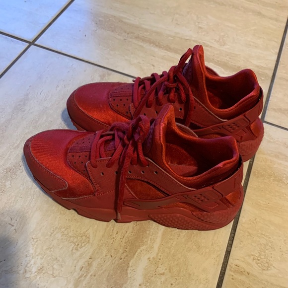Red Nlke air shoe good condition - Picture 2 of 3